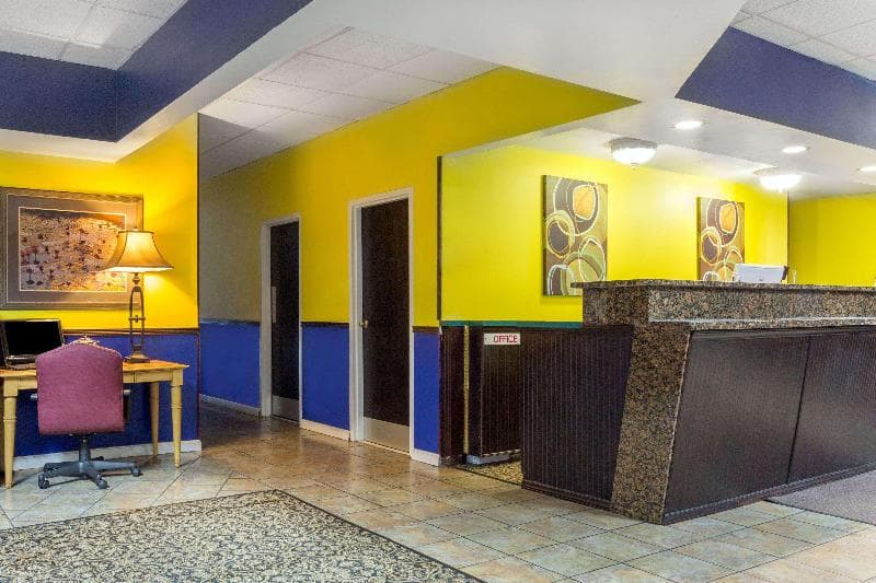 Days Inn By Wyndham Washington 3