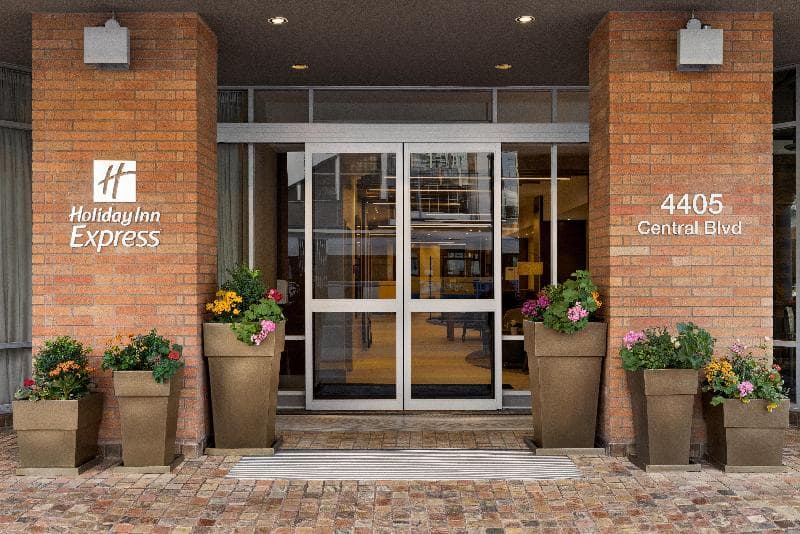 Holiday Inn Express Vancouver-Metrotown (Burnaby) 5
