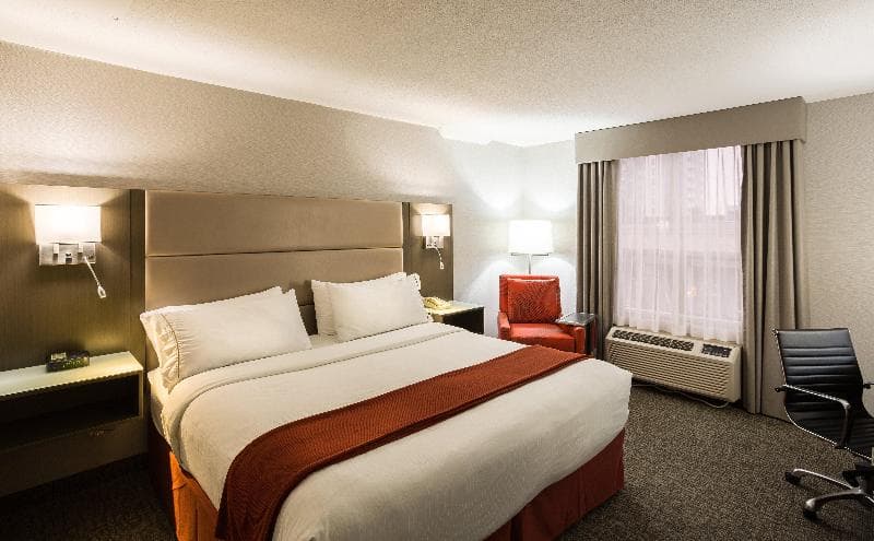 Holiday Inn Express Vancouver-Metrotown (Burnaby) 4