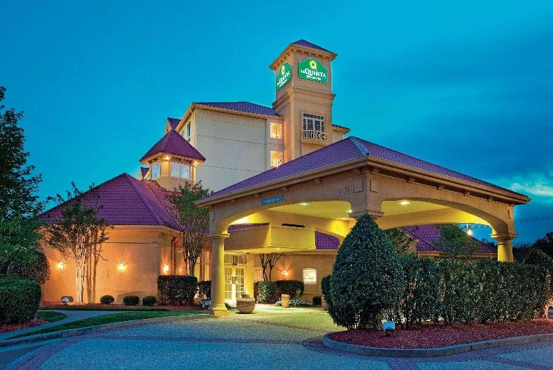 La Quinta Inn & Suites by Wyndham Winston-Salem photo 1