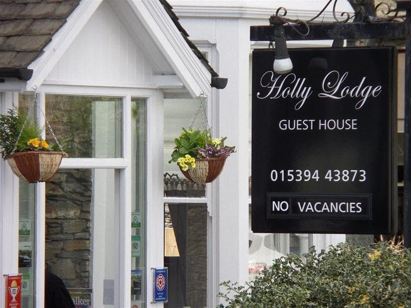 Holly Lodge Guest House 3