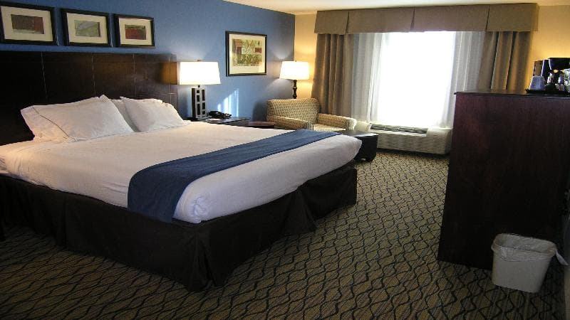 Holiday Inn Express Hotel & Suites Belle Vernon photo 1