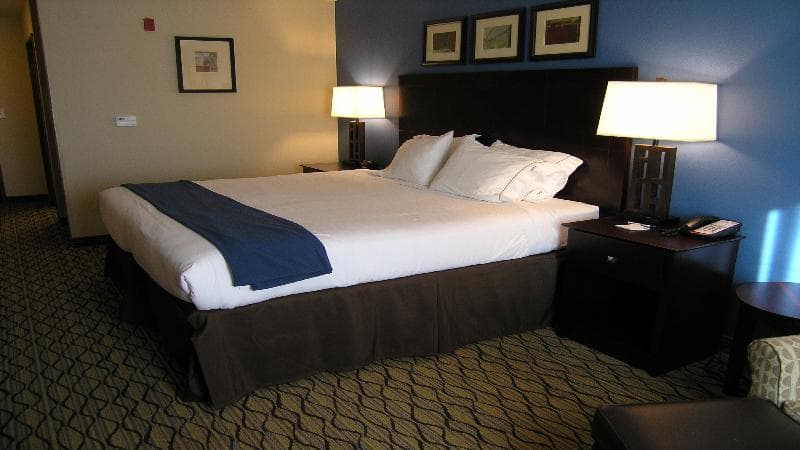 Holiday Inn Express Hotel & Suites Belle Vernon 3