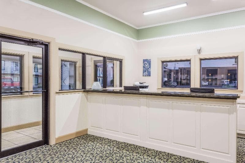 Super 8 by Wyndham Adel 3