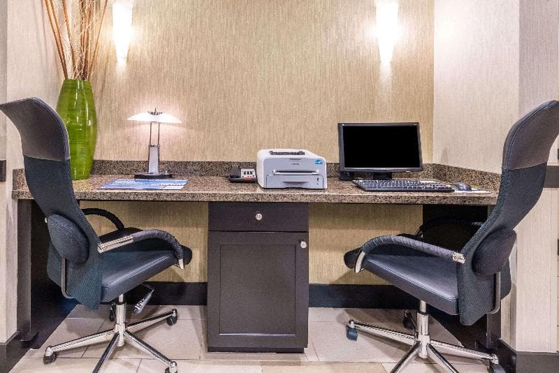 Days Inn & Suites by Wyndham Mineral Wells photo 1