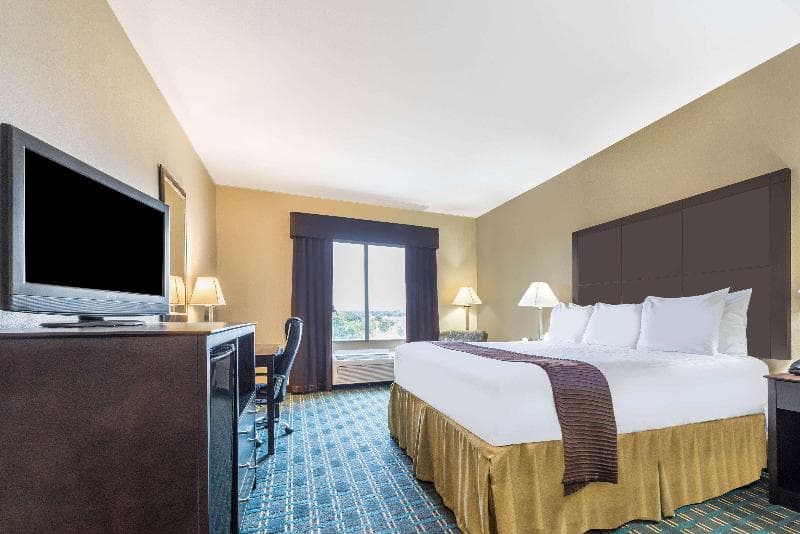 Days Inn & Suites by Wyndham Mineral Wells 5