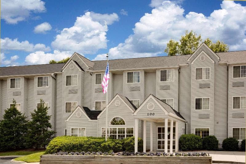 Microtel Inn & Suites by Wyndham Winston Salem 3