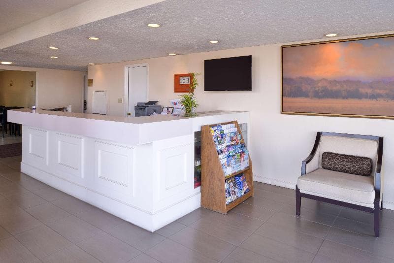 Studio6 Suites Delano, CA 4