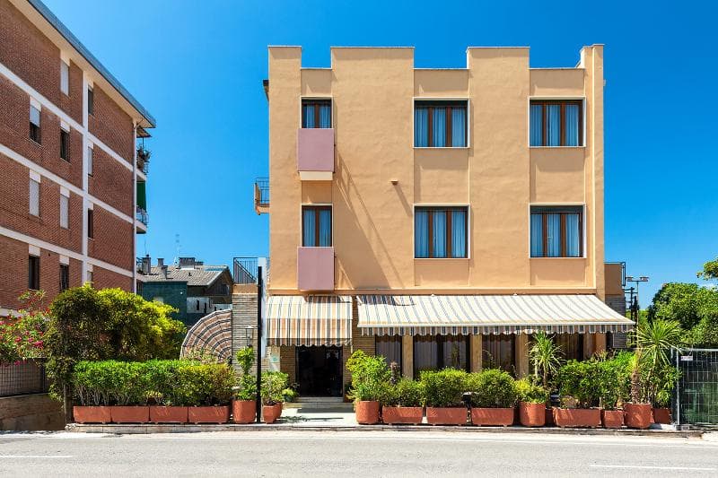 Hotel Rivamare main