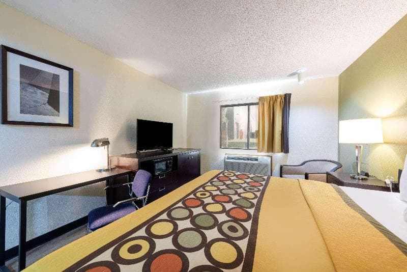 Super 8 by Wyndham El Dorado 4