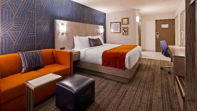 Best Western Plus Landmark Inn 5