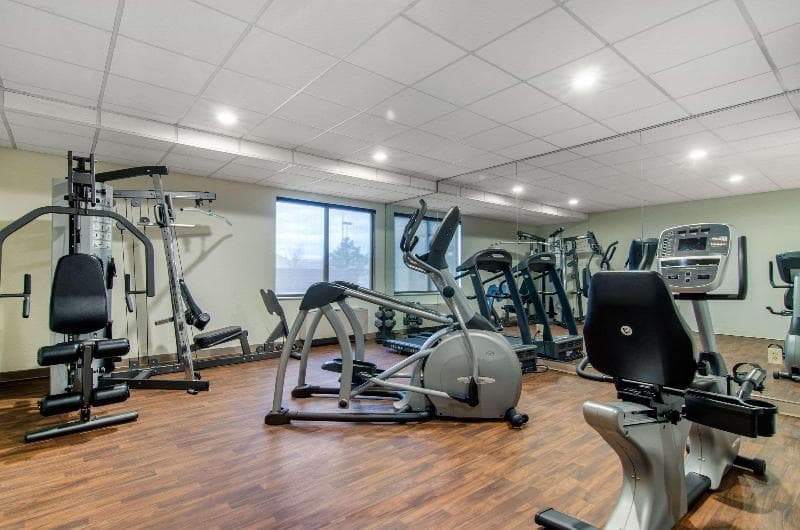 Comfort Inn & Suites 2