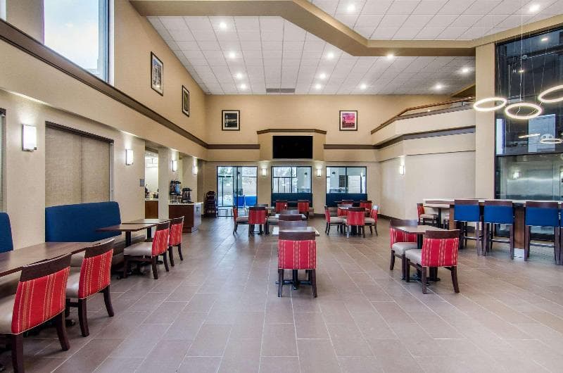 Comfort Inn & Suites 5