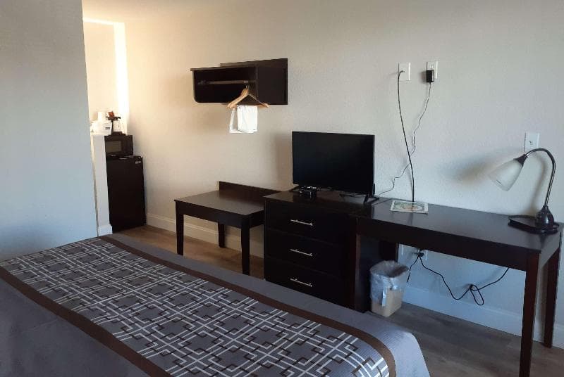 Travelodge by Wyndham Virginia Beach Bay Beach photo 1
