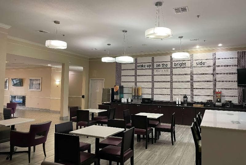 La Quinta Inn & Suites by Wyndham Waxahachie 3