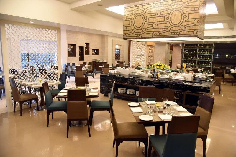 Radisson Hotel Varanasi 4