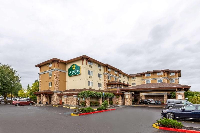 La Quinta Inn & Suites by Wyndham Vancouver photo 1