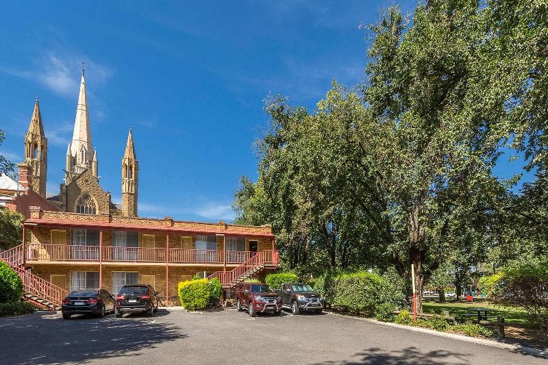 B.W Cathedral Motor Inn 3