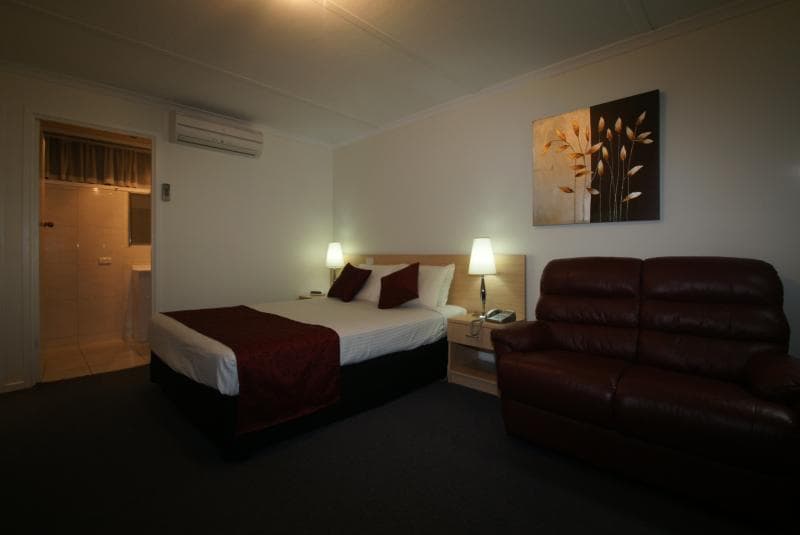 Edinburgh Motor Inn 5