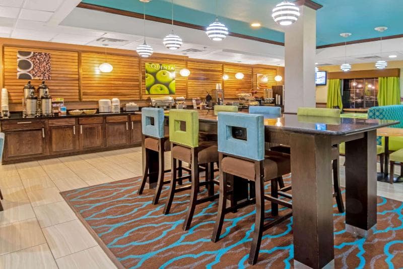 La Quinta Inn & Suites by Wyndham Woodward 3