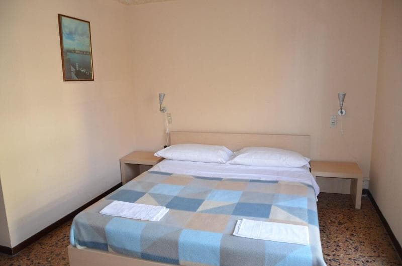 Hotel & Hostel Colombo For Backpackers 4
