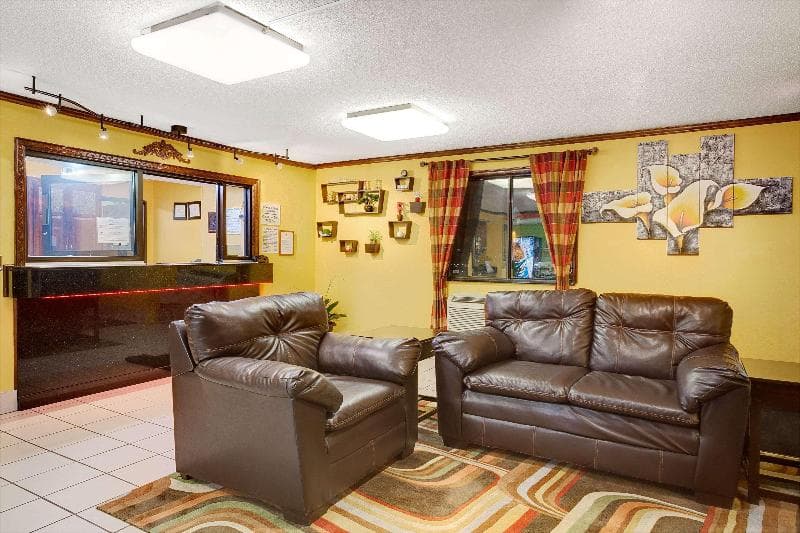 Super 8 By Wyndham Chesapeake/Portsmouth photo 1