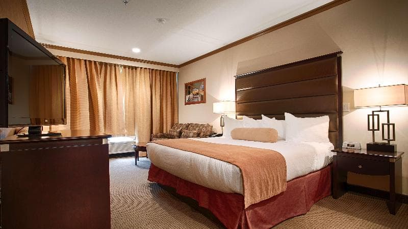 Camrose Resort Casino, Bw Premier Collection 3