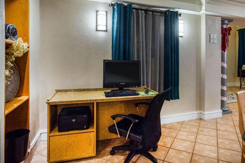 La Quinta Inn by Wyndham Norfolk Virginia Beach photo 1