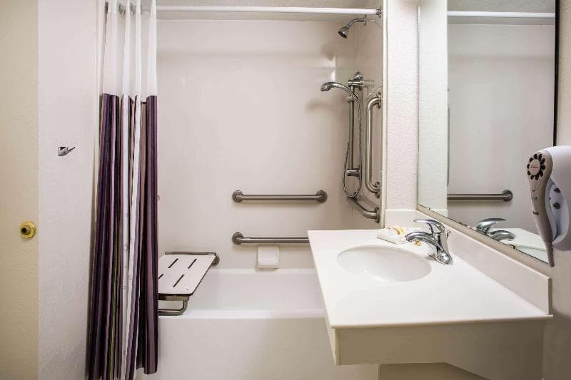 La Quinta Inn by Wyndham Norfolk Virginia Beach 4