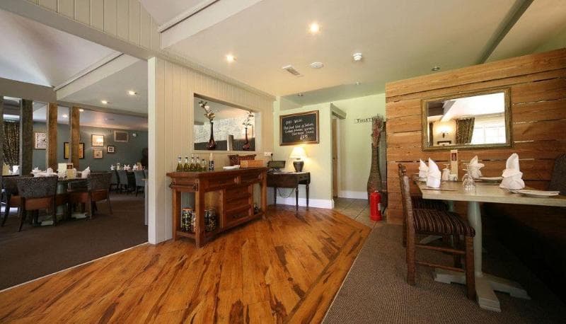 The Dewdrop Inn 3