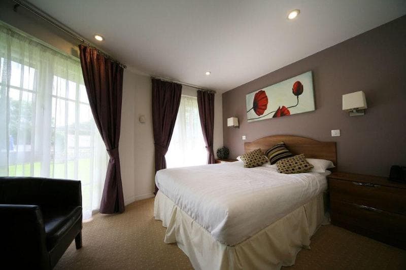 The Dewdrop Inn photo 1