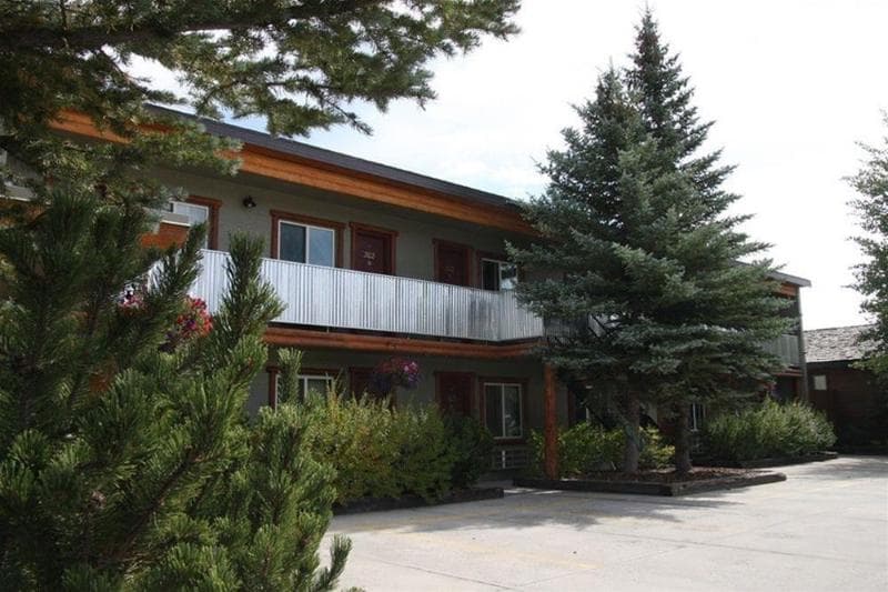 Moose Creek Inn main