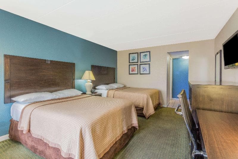 Travelodge by Wyndham Virginia Beach photo 1