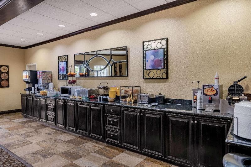 La Quinta Inn & Suites by Wyndham Vicksburg photo 1