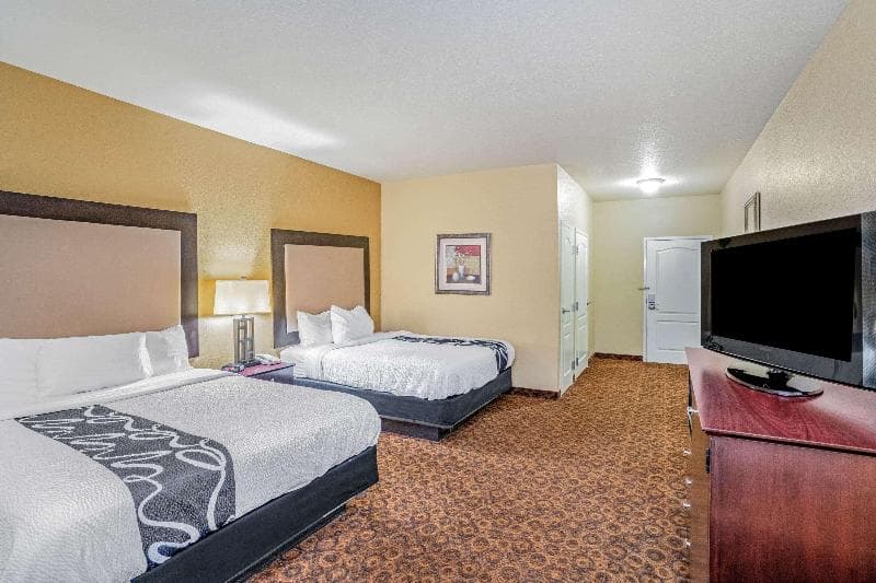 La Quinta Inn & Suites by Wyndham Vicksburg 2