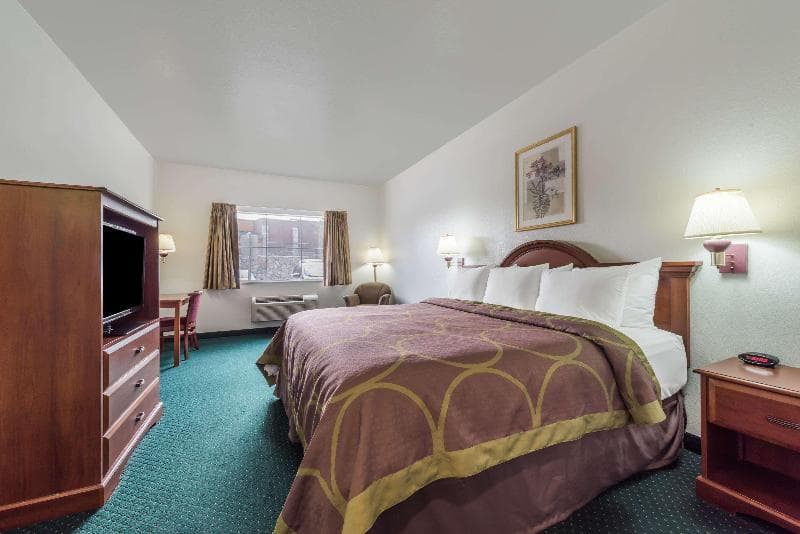 Super 8 By Wyndham Weatherford 5