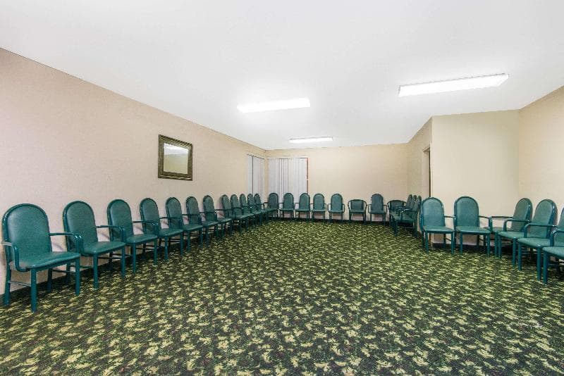 Days Inn & Suites By Wyndham Wichita East main