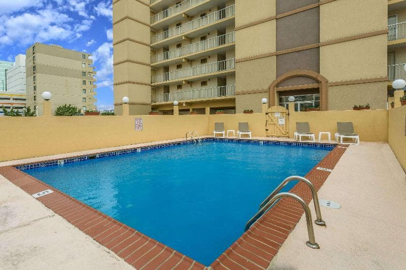 Travelodge By Wyndham Suites Virginia Beach Oceanfront 4