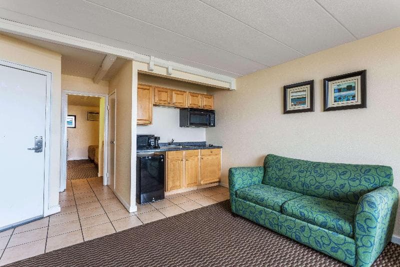 Travelodge By Wyndham Suites Virginia Beach Oceanfront photo 1