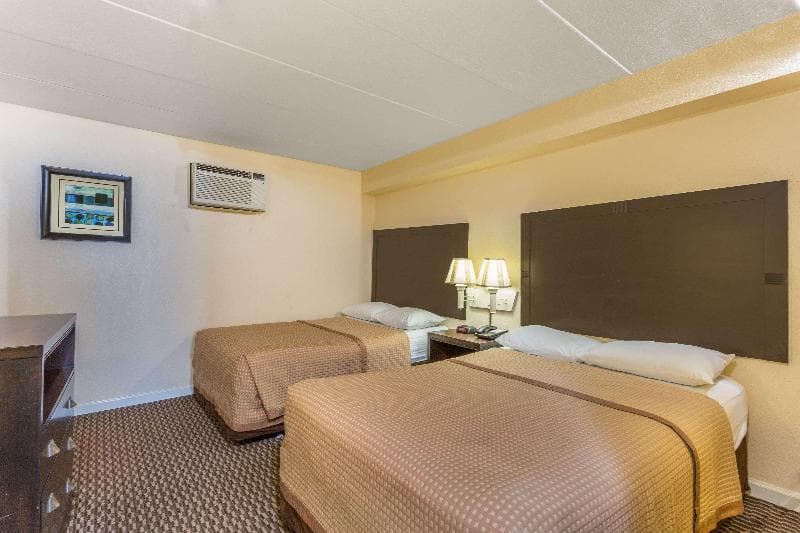 Travelodge By Wyndham Suites Virginia Beach Oceanfront 2