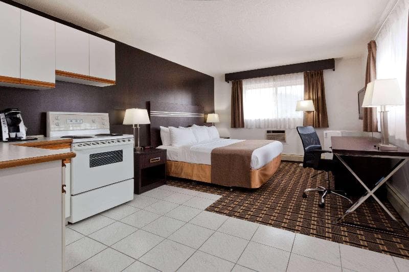 Super 8 by Wyndham Valemount 5