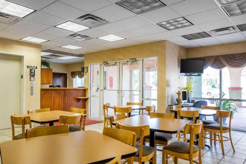 Econo Lodge Valdosta 2