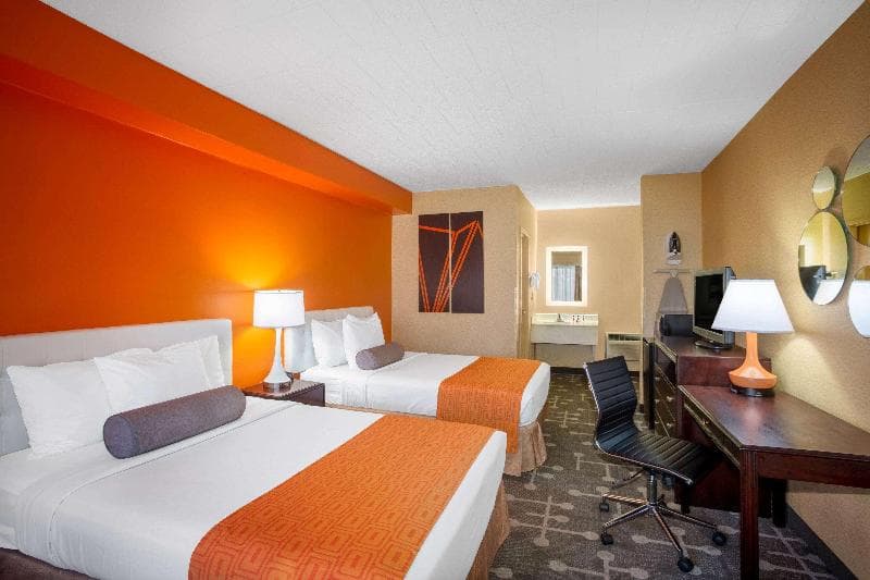 Howard Johnson By Wyndham College Park 5