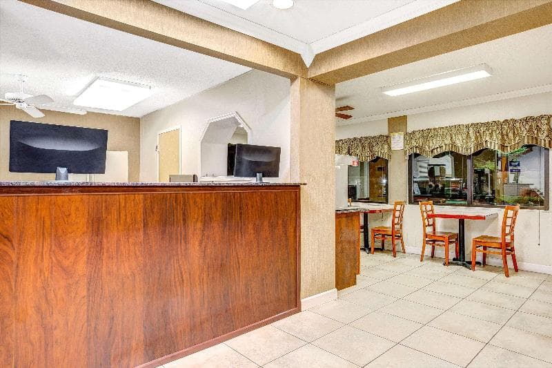 Days Inn by Wyndham Chesapeake 4