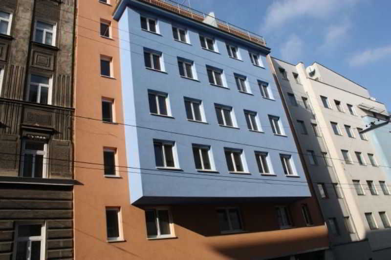 Royal Living Apartments main