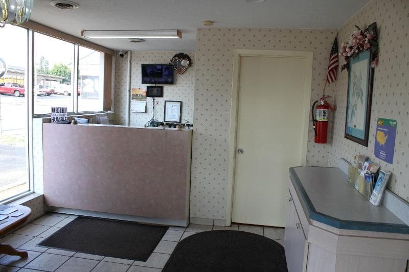 Budget Host Inn Bristol photo 1
