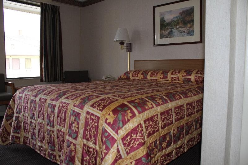 Budget Host Inn Bristol main