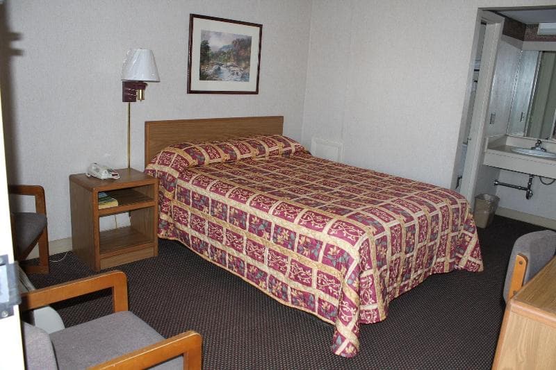 Budget Host Inn Bristol 4