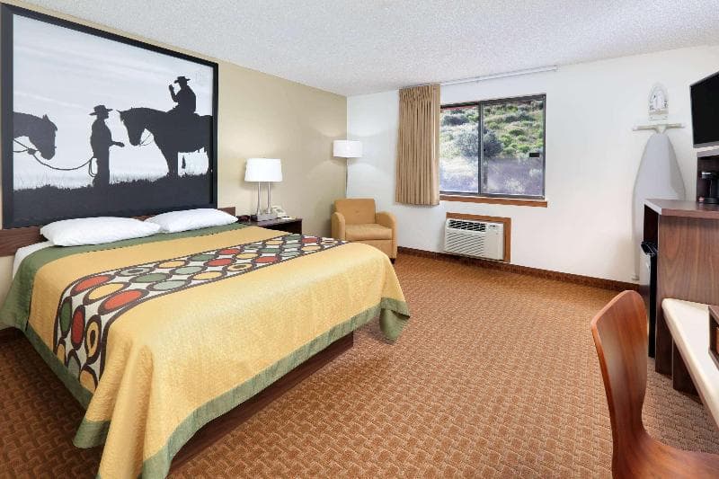 Super 8 By Wyndham Cody 4