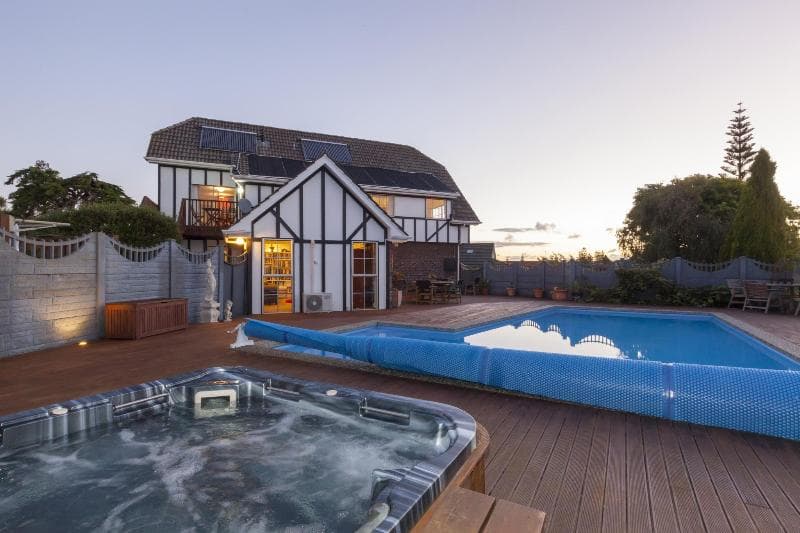 Tudor Manor Bed & Breakfast 2